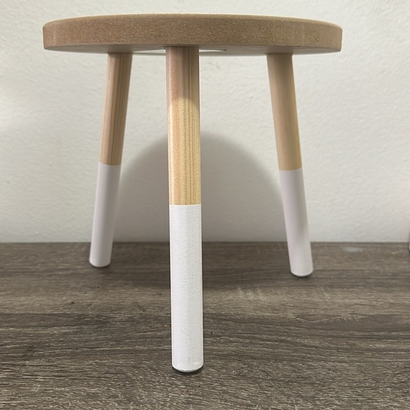 Wood Riser - Picture 2 of 2